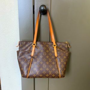 Louis Vuitton Totally MM Momogram Tote, SD2125